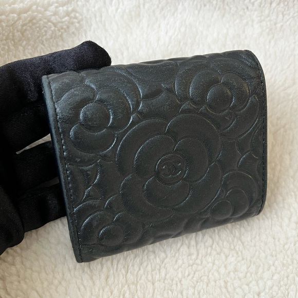 Auth Chanel Black Camellia Tri-fold Compact Wallet - Good Condition - Picture 9 of 16